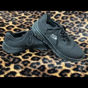 Like New Sketchers Arch Fit Sz 9.5